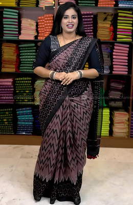 JAYJAGANNATHFABRIC Geometric Print, Woven Bollywood Cotton Linen Saree(Purple)