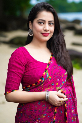 Aadimam Creation Printed Bollywood Art Silk Saree(Red, Black, Pink)