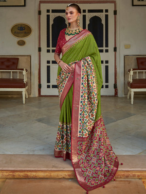 Sareemall Embellished Pochampally Silk Blend Saree(Multicolor)