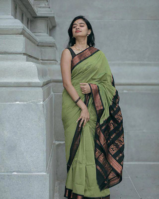 Aldwych Woven Banarasi Silk Blend Saree(Green)