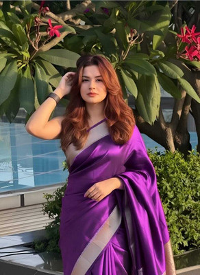 Tilfelle Solid/Plain, Woven Banarasi Satin Saree(Purple)