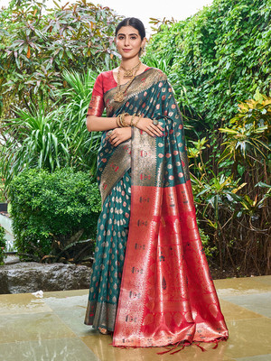 Gariya Fab Self Design Banarasi Pure Silk Saree(Dark Green)