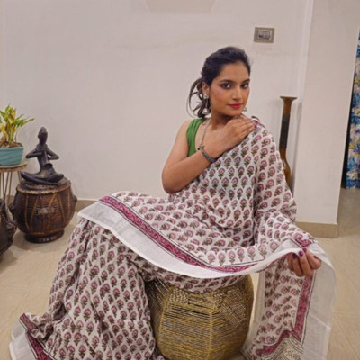 Mznari Printed Handloom Linen Saree(White, Red)