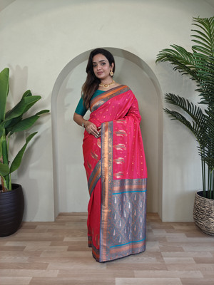 Divastri Woven Daily Wear Silk Blend Saree(Pink)