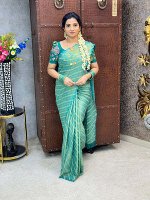 KANDORA Dyed Bollywood Chiffon Saree(Green)