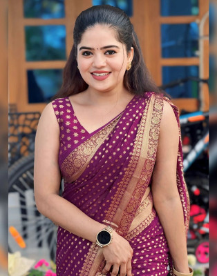 KANGLI Woven Banarasi Cotton Silk Saree(Magenta)