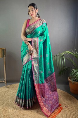 M.S.RETAIL Geometric Print Patola Art Silk Saree(Green)