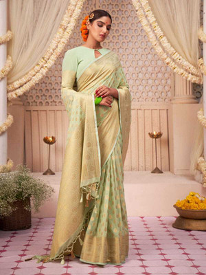 shree vrinda Self Design Banarasi Art Silk Saree(Light Green)