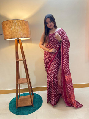 RADHA LAKSHMI Printed Ikkat Pure Cotton Saree(Maroon)