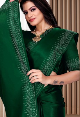 pari creation Solid/Plain, Embellished, Dyed Bollywood Georgette Saree(Green)