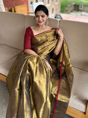 Bengal S Self Design Handloom Tissue Saree(Gold)