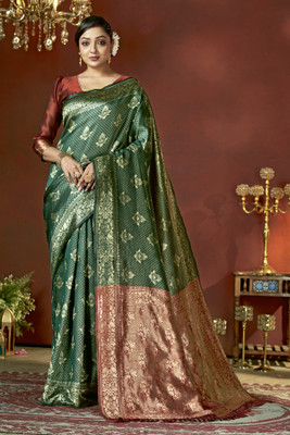 Divastri Woven, Self Design, Embellished Banarasi Silk Blend, Jacquard Saree(Dark Green)