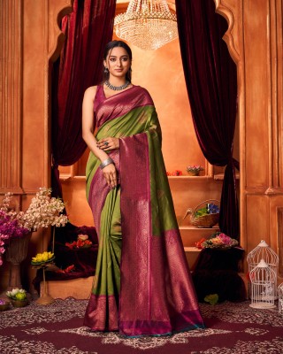 Varanga Woven Banarasi Art Silk Saree(Green)