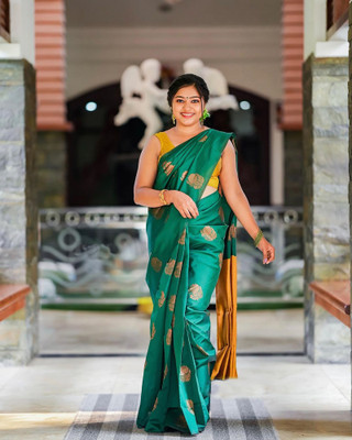 AMRUTKALA SAREES Woven Banarasi Silk Blend Saree(Green)