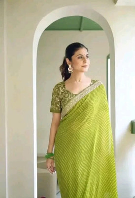 VastrraVeda Striped Bandhani Georgette Saree(Green)