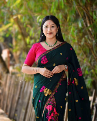Mugaara Woven Mekhela Chador Cotton Blend Saree(Dark Green)
