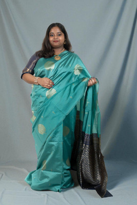 SnehaFashion Creation Striped Banarasi Silk Blend Saree(Green, Black)