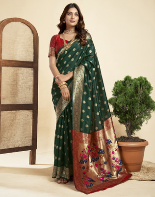 Divastri Self Design, Woven Paithani Silk Blend Saree(Multicolor)