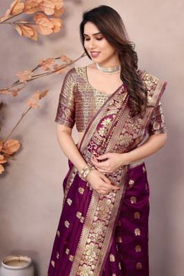 Pireva Self Design, Woven Banarasi Jacquard Saree(Multicolor)