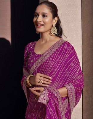 Samah Printed, Embroidered, Embellished Bandhani Chiffon, Georgette Saree(Magenta, White)