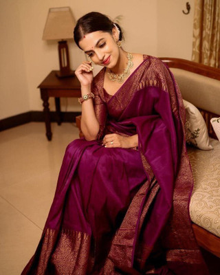 Handsel Woven, Checkered Kanjivaram Pure Silk Saree(Magenta)