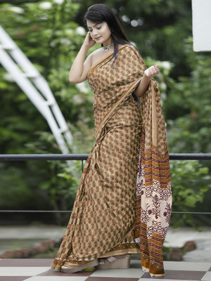 Divastri Printed Daily Wear Cotton Blend Saree(Beige)