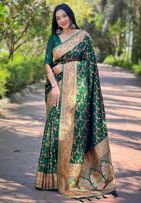 SICHYAH Woven Banarasi Satin, Silk Blend Saree(Green)