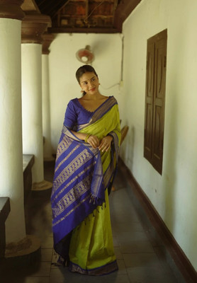 MIRMAN Striped Banarasi Pure Silk Saree(Light Green)