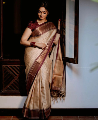 WOMENELEGENCE Embellished Banarasi Pure Silk Saree(Cream)