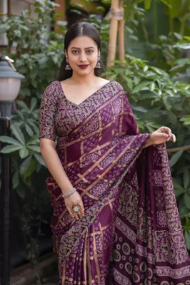 SSHAGUN LIFESTYLE Printed Patola Silk Blend Saree(Red)