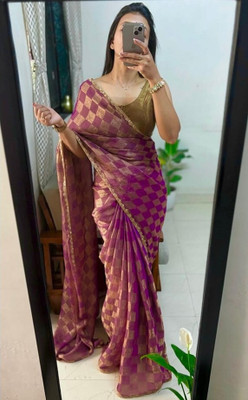 Vragi Embellished Bollywood Chiffon Saree(Purple)