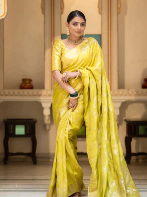 Motiba Floral Print Banarasi Silk Blend Saree(Yellow)