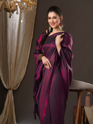 Divastri Woven Kanjivaram Georgette Saree(Magenta)