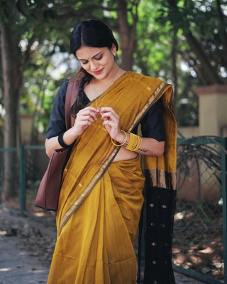 Spetila Woven, Embellished Kanjivaram Silk Blend, Art Silk Saree(Yellow)