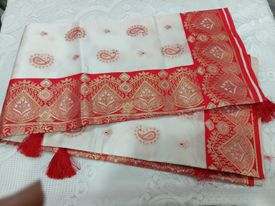 Chandrakala Embellished, Paisley Banarasi Chanderi Saree(White, Red)