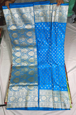 HouseOfCommon Woven Banarasi Jacquard Saree(Light Blue, Gold)