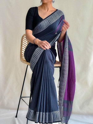 trogon Solid/Plain Handloom Pure Cotton Saree(Grey)