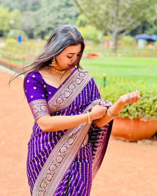 Neel Fashion Self Design Banarasi Silk Blend Saree(Purple)