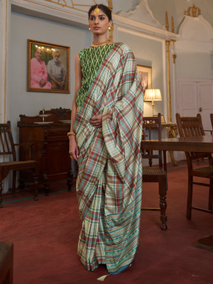 Divastri Printed Daily Wear Silk Blend Saree(Light Green)