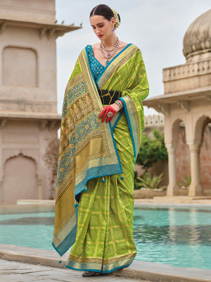 Sareemall Woven Bandhani Silk Blend Saree(Green)