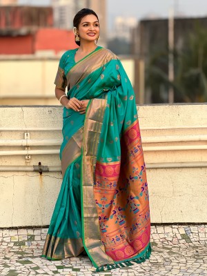 Tasrika Woven Paithani Silk Blend Saree(Green)