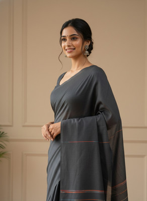 BongAp Self Design Handloom Cotton Blend Saree(Black)