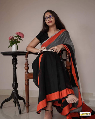 maadurga Self Design Handloom Cotton Blend Saree(Black)