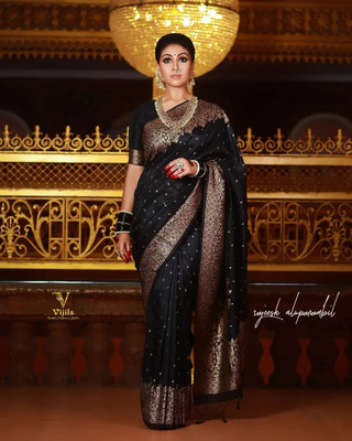 glowzi Self Design Kanjivaram Pure Silk, Jacquard Saree(Black)