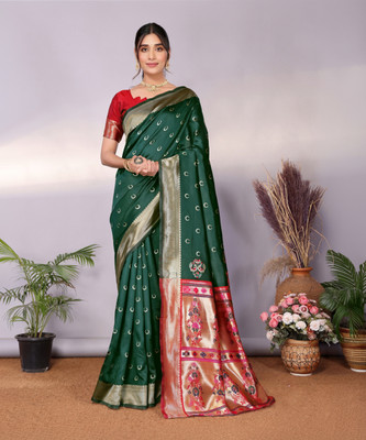 AVANTIKA FASHION Woven Kanjivaram Pure Silk, Art Silk Saree(Green)