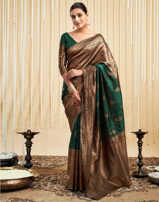 Divastri Woven Kanjivaram Silk Blend, Jacquard Saree(Dark Green, Brown)