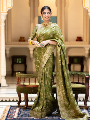 NIRLABH Striped Banarasi Pure Silk Saree(Green)