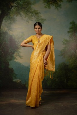 Vichitra Woven, Self Design Banarasi Silk Blend, Jacquard Saree(Yellow)