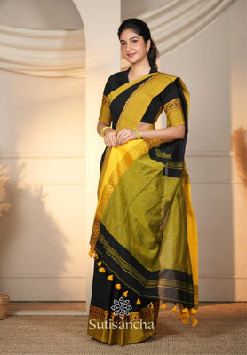 binita Self Design Handloom Cotton Blend Saree(Black)