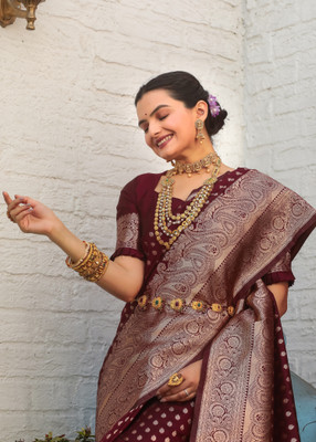 sarify creation Floral Print Kanjivaram Silk Blend Saree(Maroon)